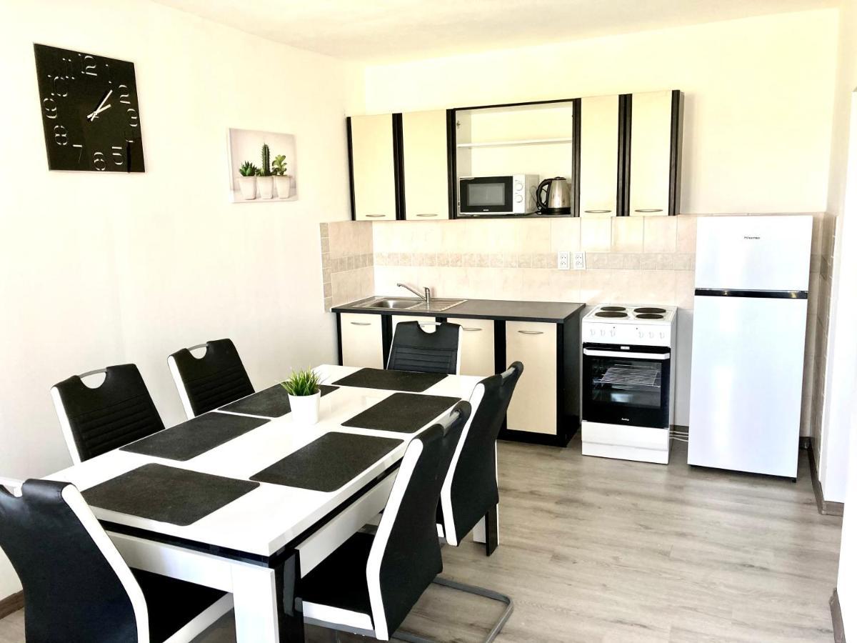 City Apartment Štúrovo Extérieur photo